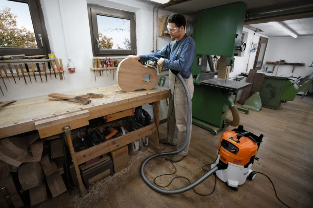 Elektrický vysávač na suché a mokré vysávanie-STIHL SE 122 E