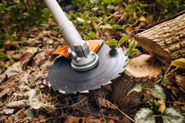 Profesionálny benzínový krovinorez STIHL FS 561 C-EM