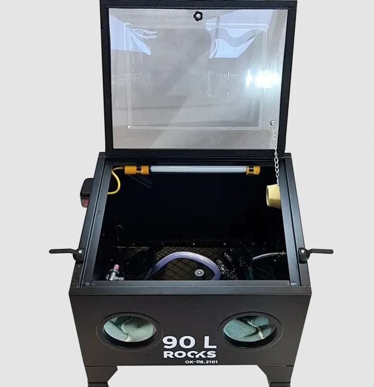 Kabinová pieskovačka 90l-8bar