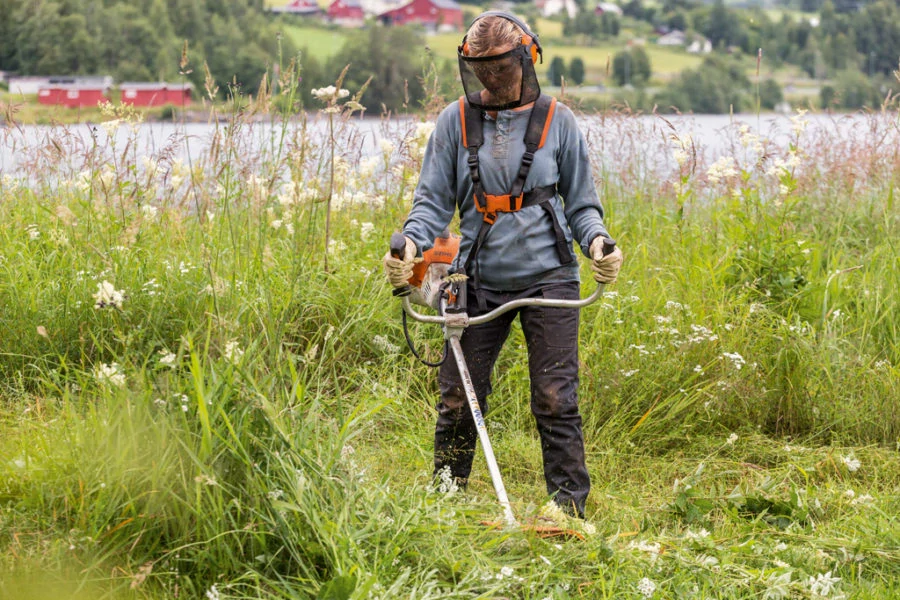 Benzínový krovinorez STIHL FS 240 C-E