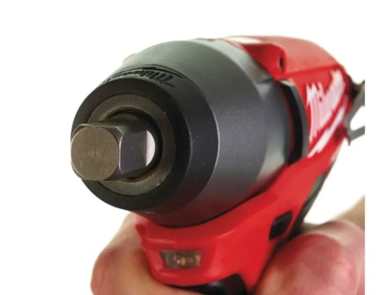 Aku razovy uťahovak 1/2" MILWAUKEE