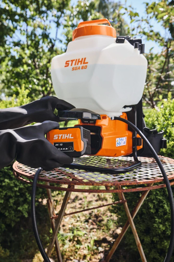 Akumulátorový čistič STIHL SGA 60 set s 2 x AK10+AL101