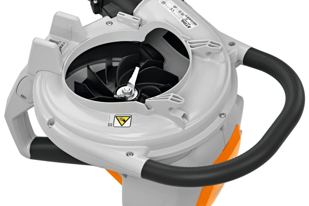 Akumulátorový vysávač a drvič STIHL SHA 140