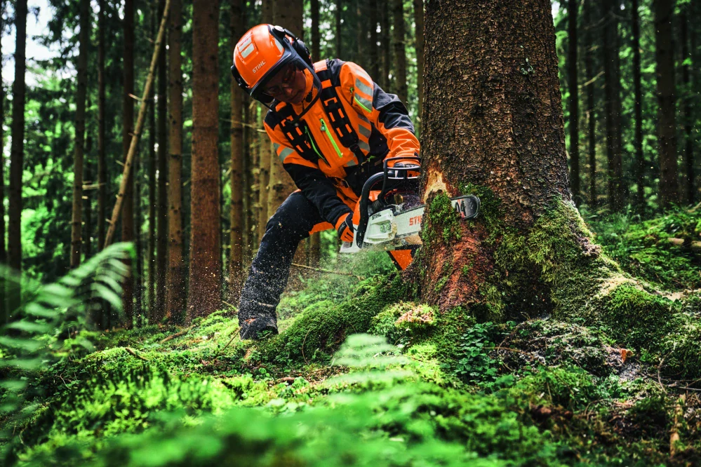 Profesionálna motorová píla STIHL MS 300