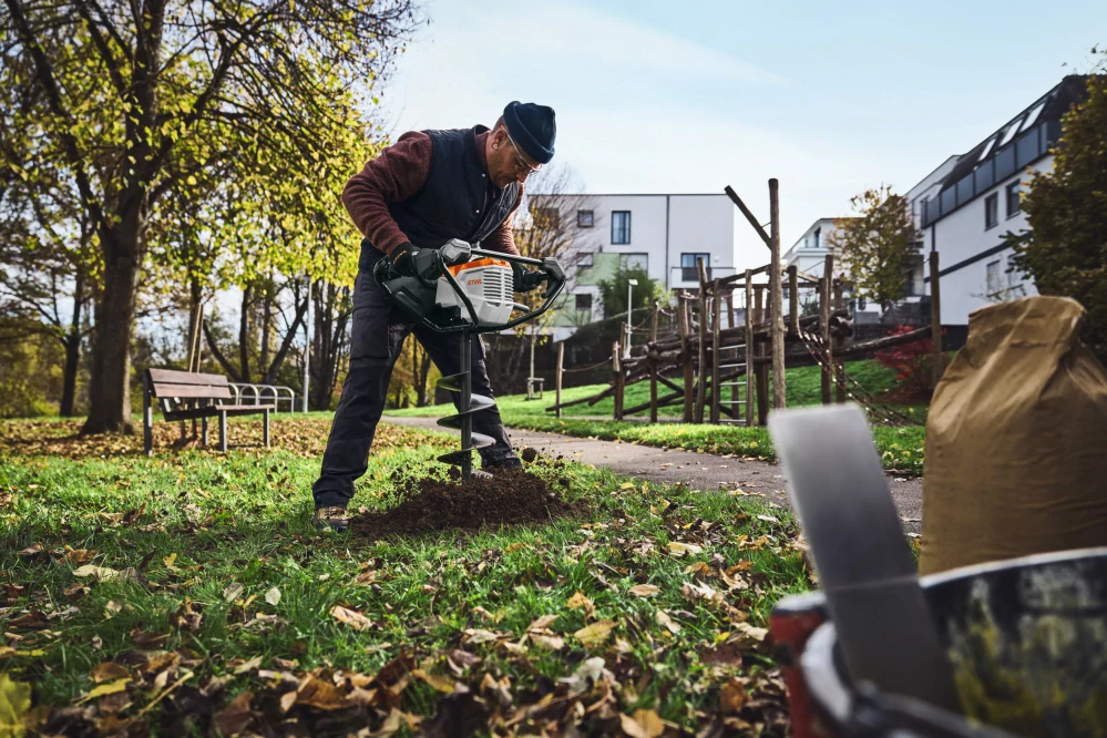 Akumulátorový pôdny jamkovač STIHL BTA 140