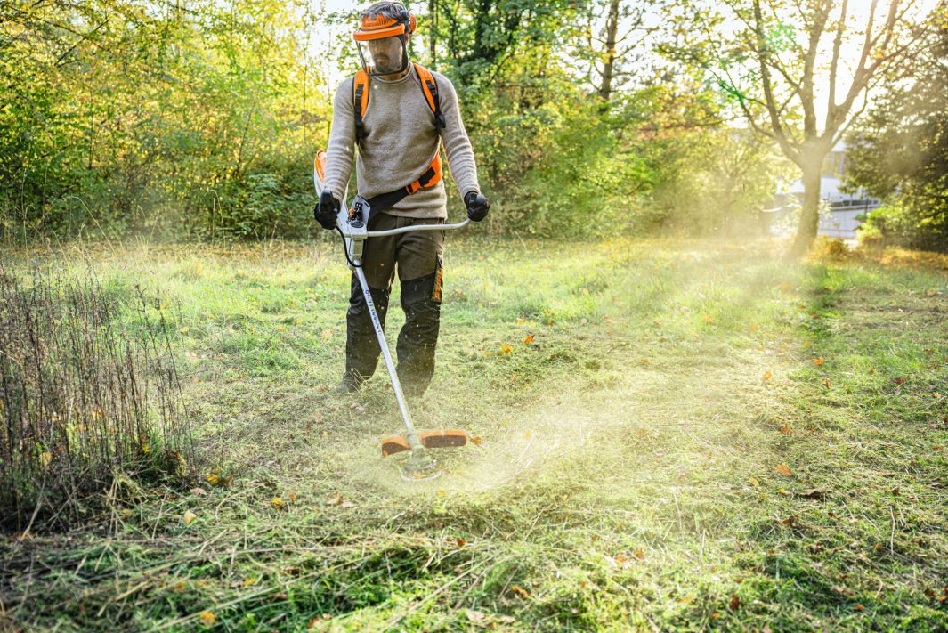 Akumulátorový vyžínač STIHL FSA 200 AC