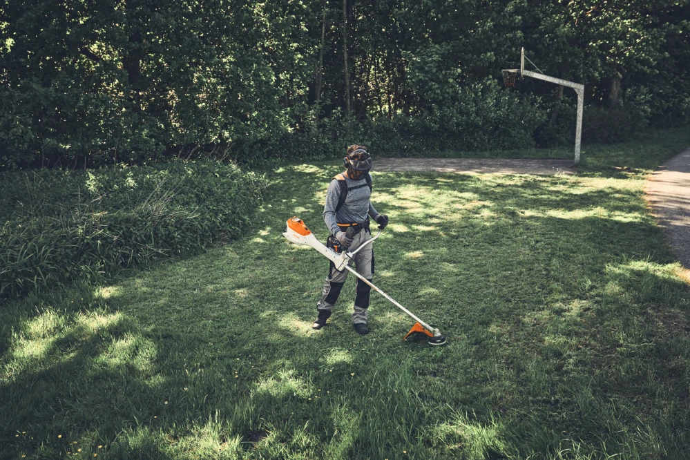 Akumulátorový vyžínač STIHL FSA 400 AC