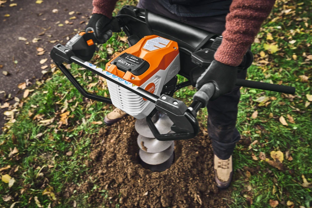 Akumulátorový pôdny jamkovač STIHL BTA 140