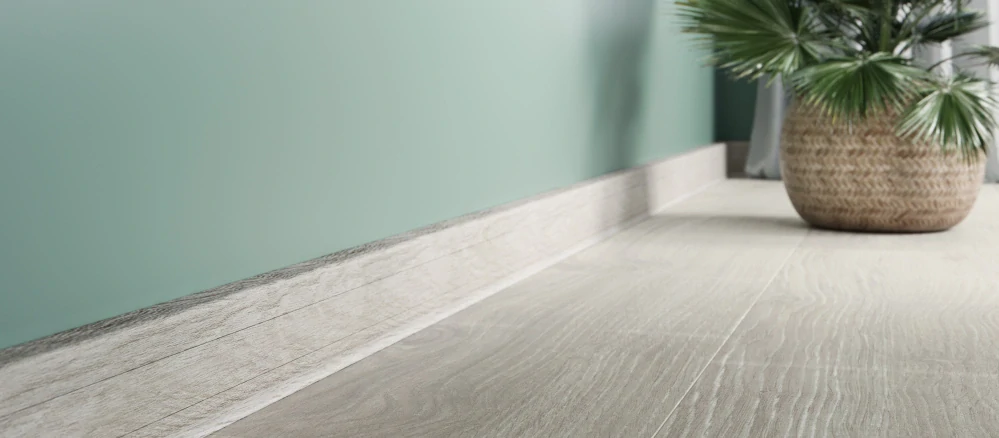 Podlahová lišta ESQUERO DUO 654-2,5M