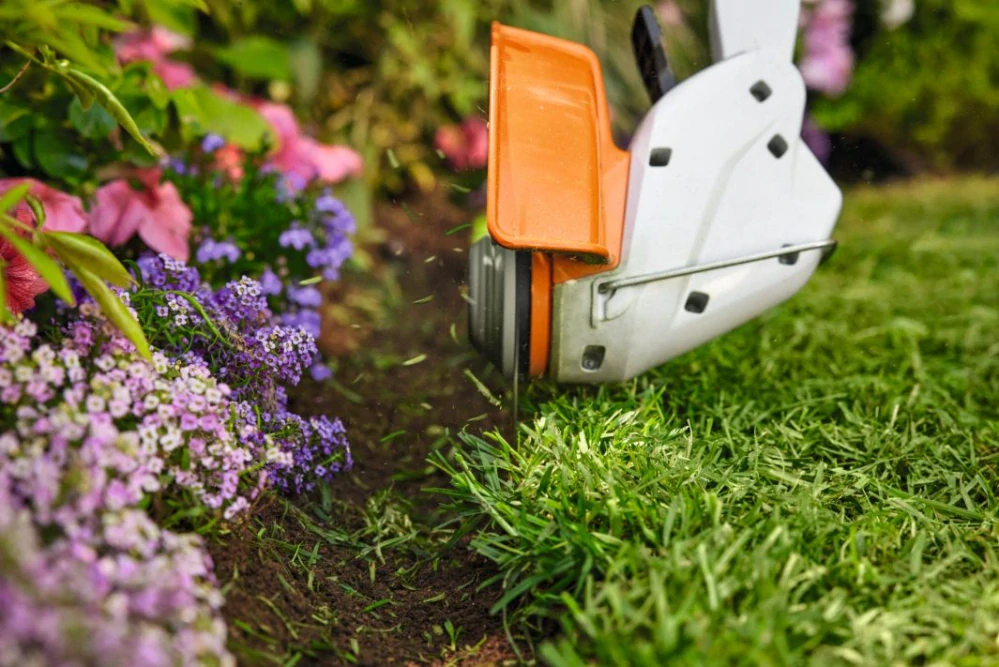 Akumulátorový vyžínač STIHL FSA 30, set s AS 2+AL 1