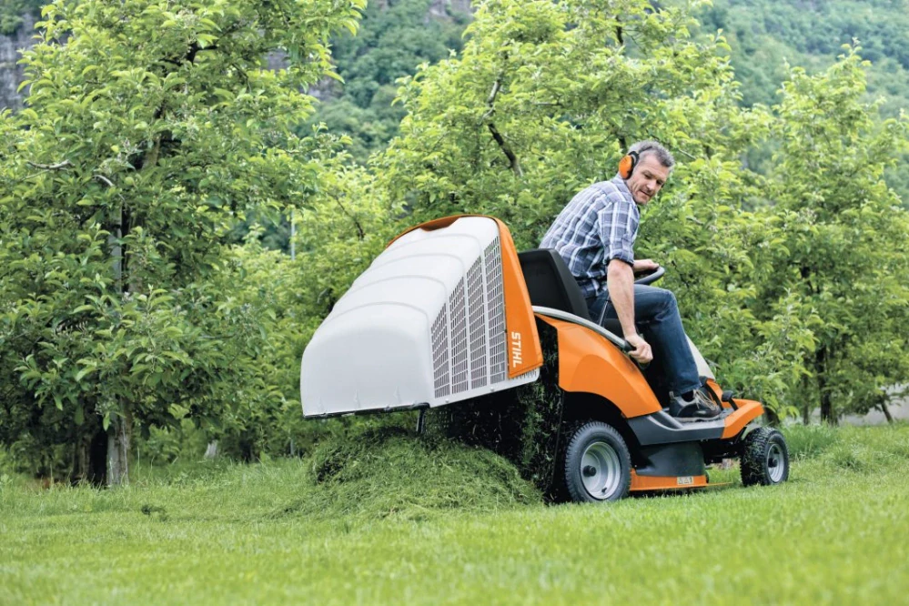Kompaktná a manévrovateľná kosačka STIHL RT 4082
