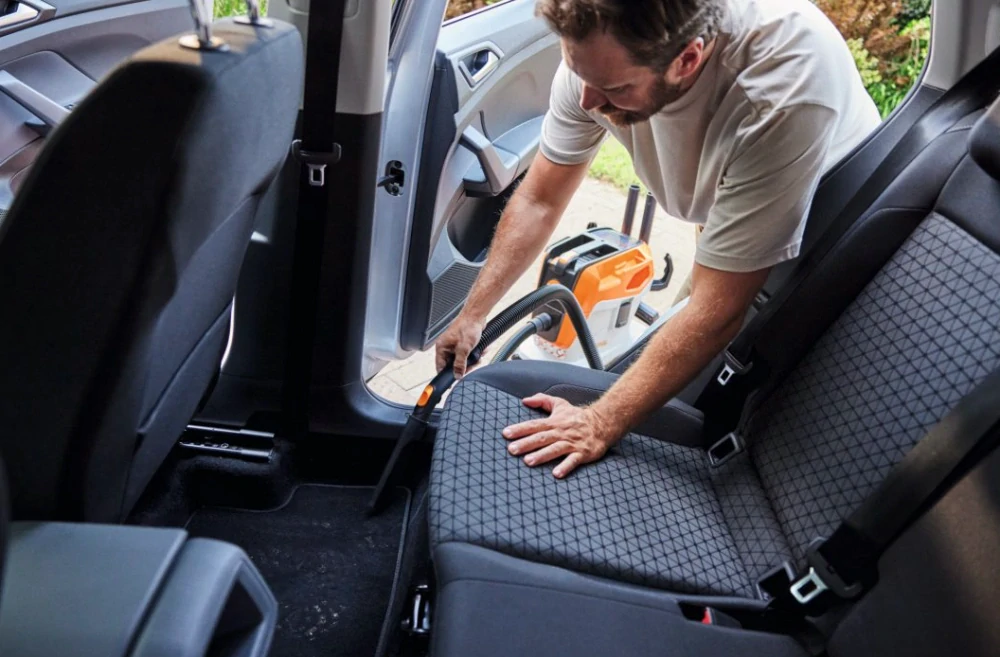 Akumulátorový vysávač STIHL SEA 60 set s 2xAK 20+AL 101